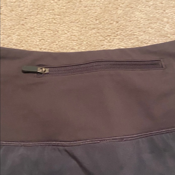 Lululemon sz 4 speed up high rise lined 4” shorts - Picture 3 of 5